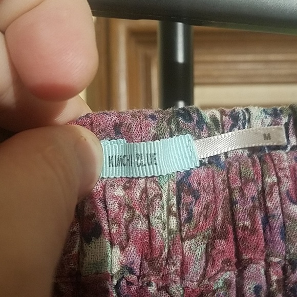 Kim chi Blue Floral Design skirt C20 - Picture 3 of 3